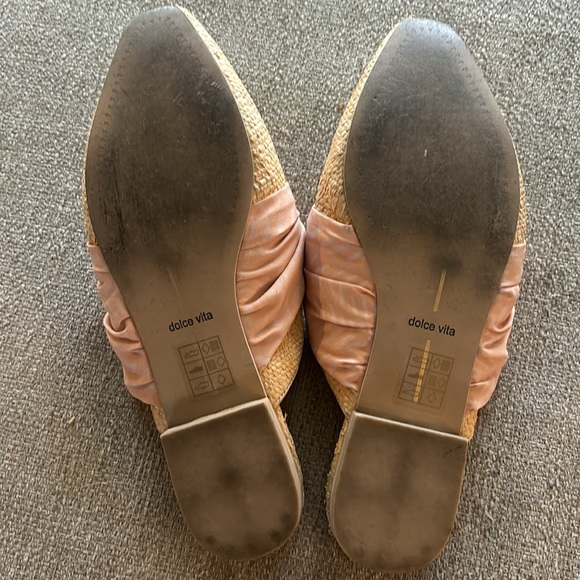 Mule with bow - Picture 2 of 2